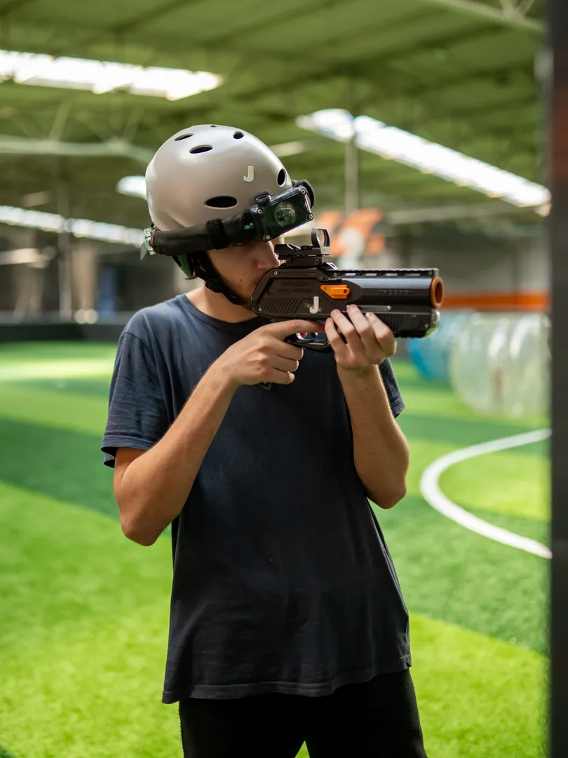 Laser game Bordeaux UniGames - laser game jeunes pistolet