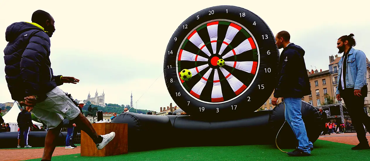 Archery game UniGames - debout geant jeu