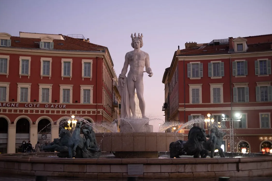 Bienvenue à Nice, entre mer et montagne