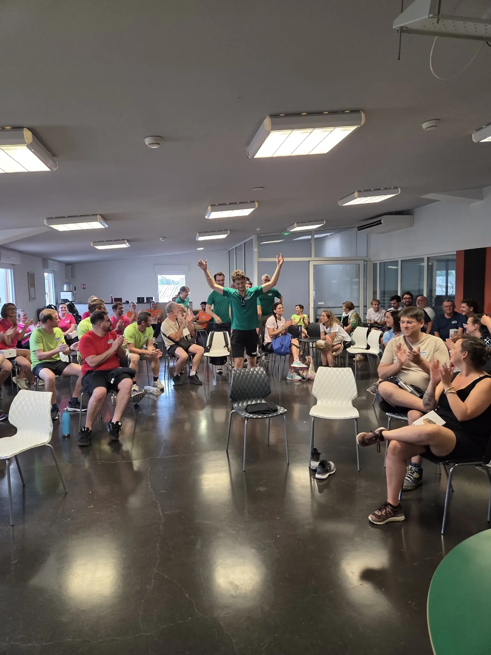 Réunion d’équipe et moment stratégique avant l’action